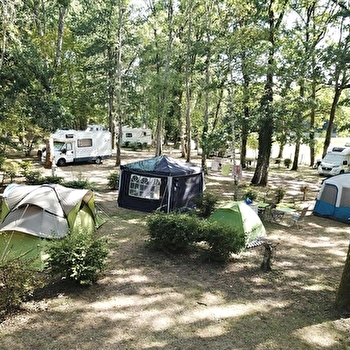 Camping Municipal de la Calanque - SAINT-FARGEAU