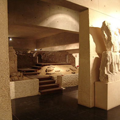 Découvre Sens avec les yeux d'un enfant gallo-romain.